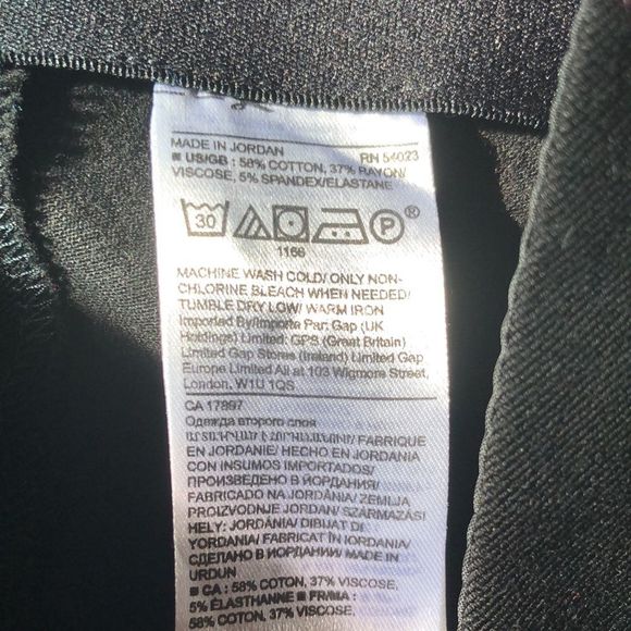 Banana Republic NWT sz 4 black narrow leg, ankle zippers, no pockets, pants - Picture 4 of 10